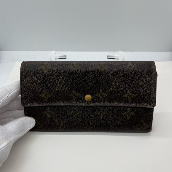 Pre owned Louis Vuitton Monogram Wallet - Picture 2 of 5